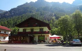 Gasthof Alpenrose und Pension Nina